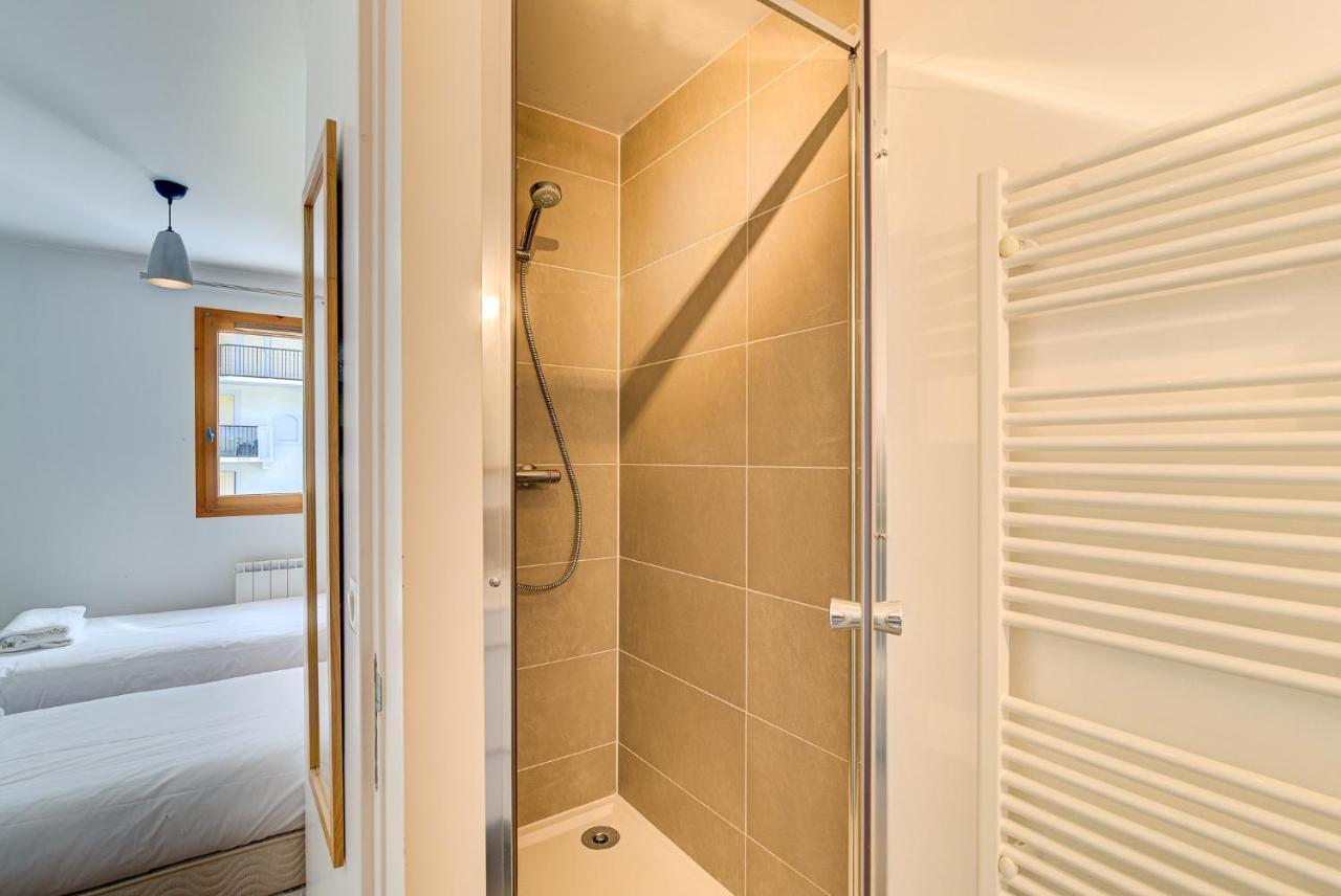 Apartment Fermes Du Montenvers B11 - Alpes Travel - Central Chamonix - Sleeps 4 Buitenkant foto